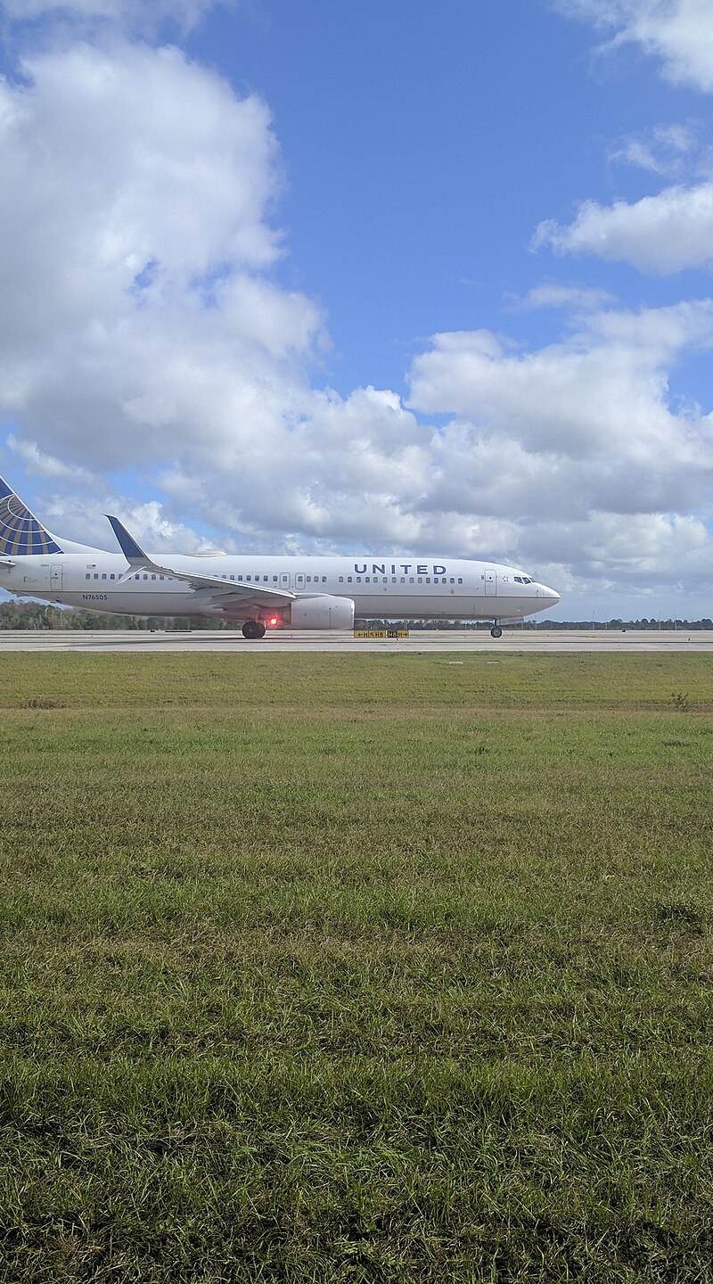 N76505 - Twin-engine aircraft