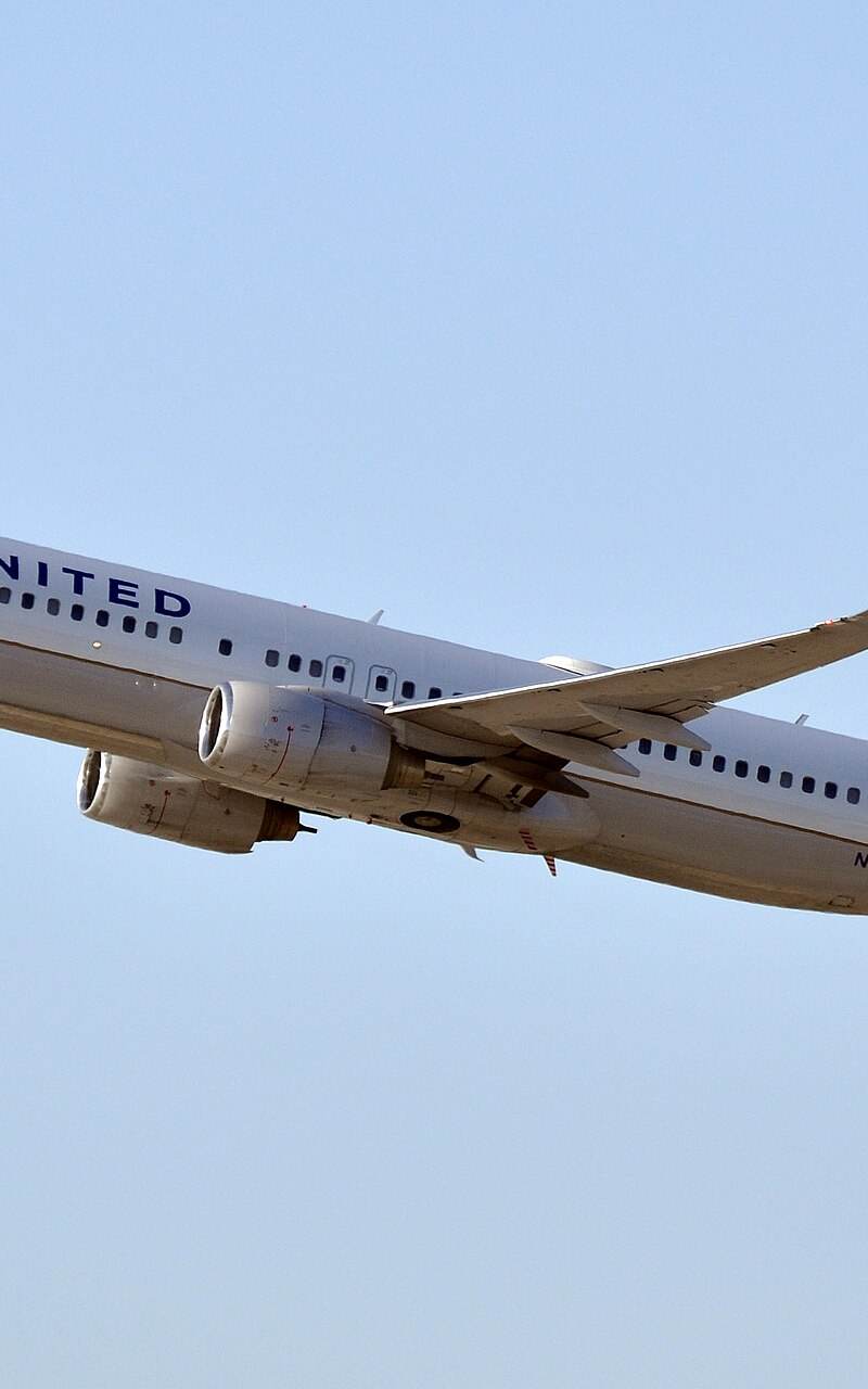 N76515 - Twin-engine aircraft