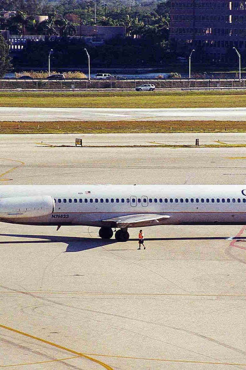 N76823 - Aircraft