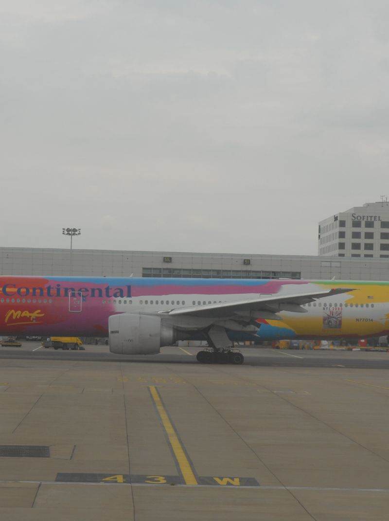 N77014 - Twin-engine aircraft