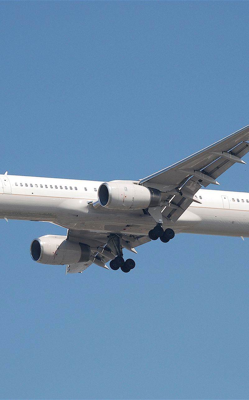 N77867 - Twin-engine aircraft