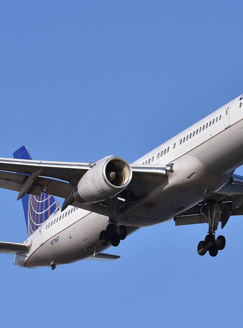 N77867 - Twin-engine aircraft