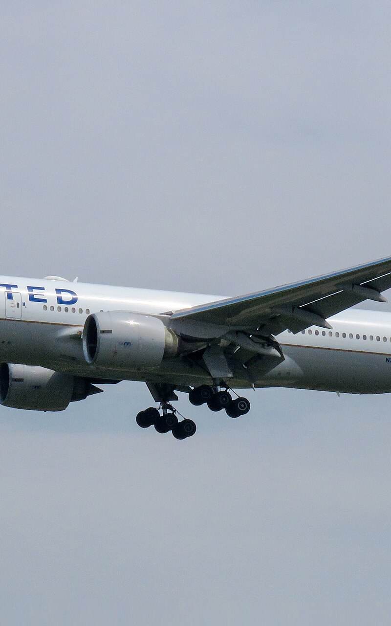 N78001 - Twin-engine aircraft