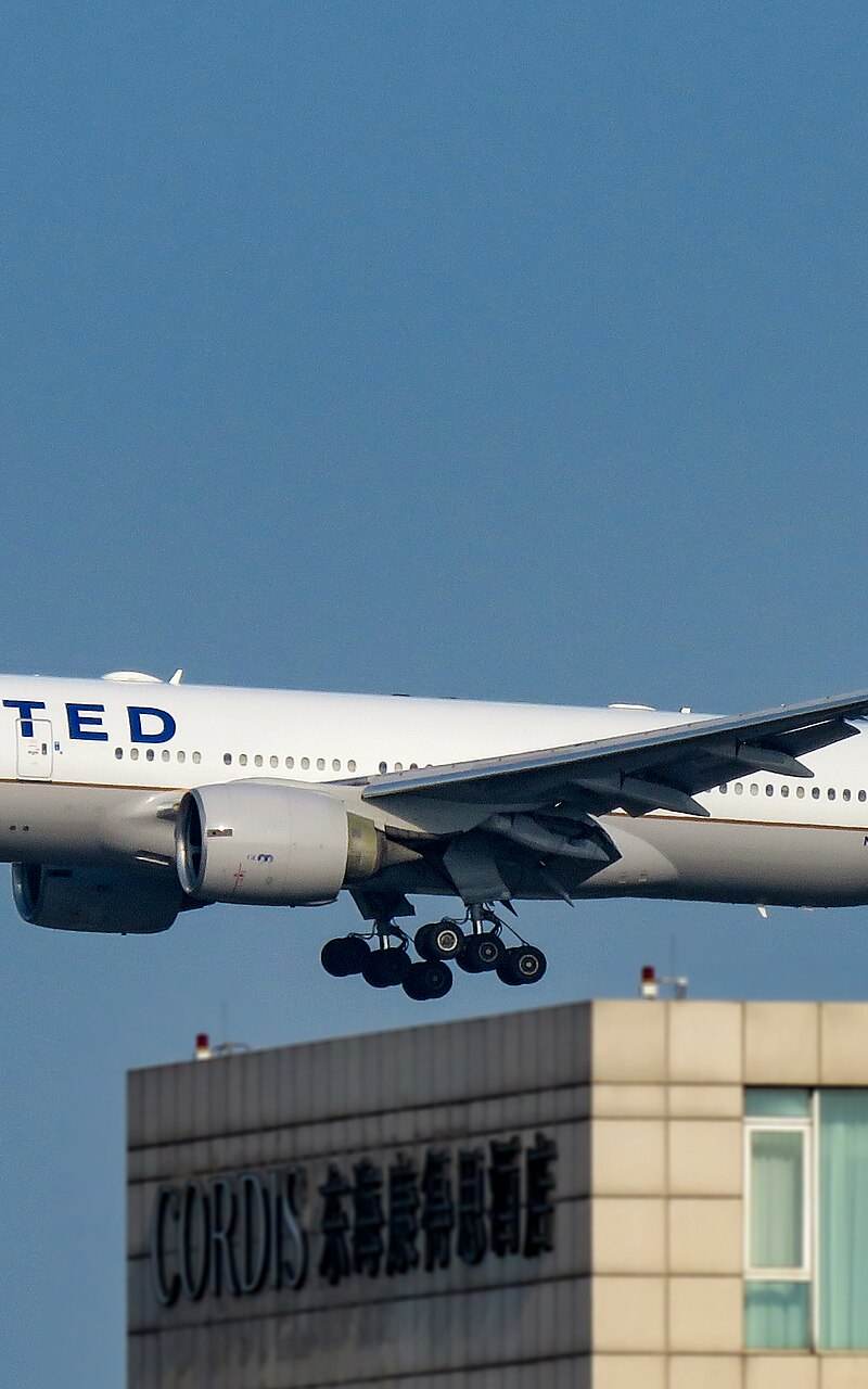 N78001 - Twin-engine aircraft