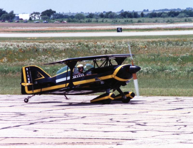 N12RW - Single-engine aircraft