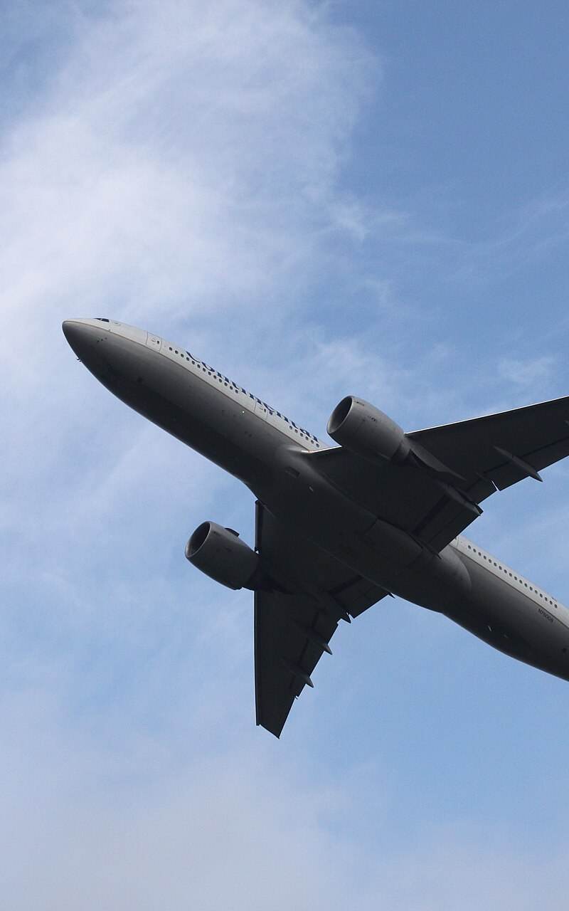 N78008 - Twin-engine aircraft