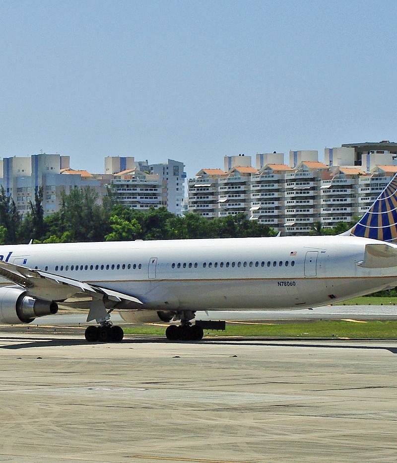 N78060 - Twin-engine aircraft