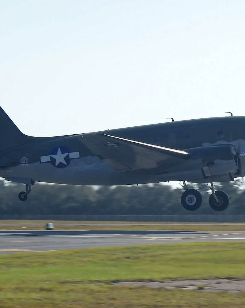 N78774 - Twin-engine aircraft