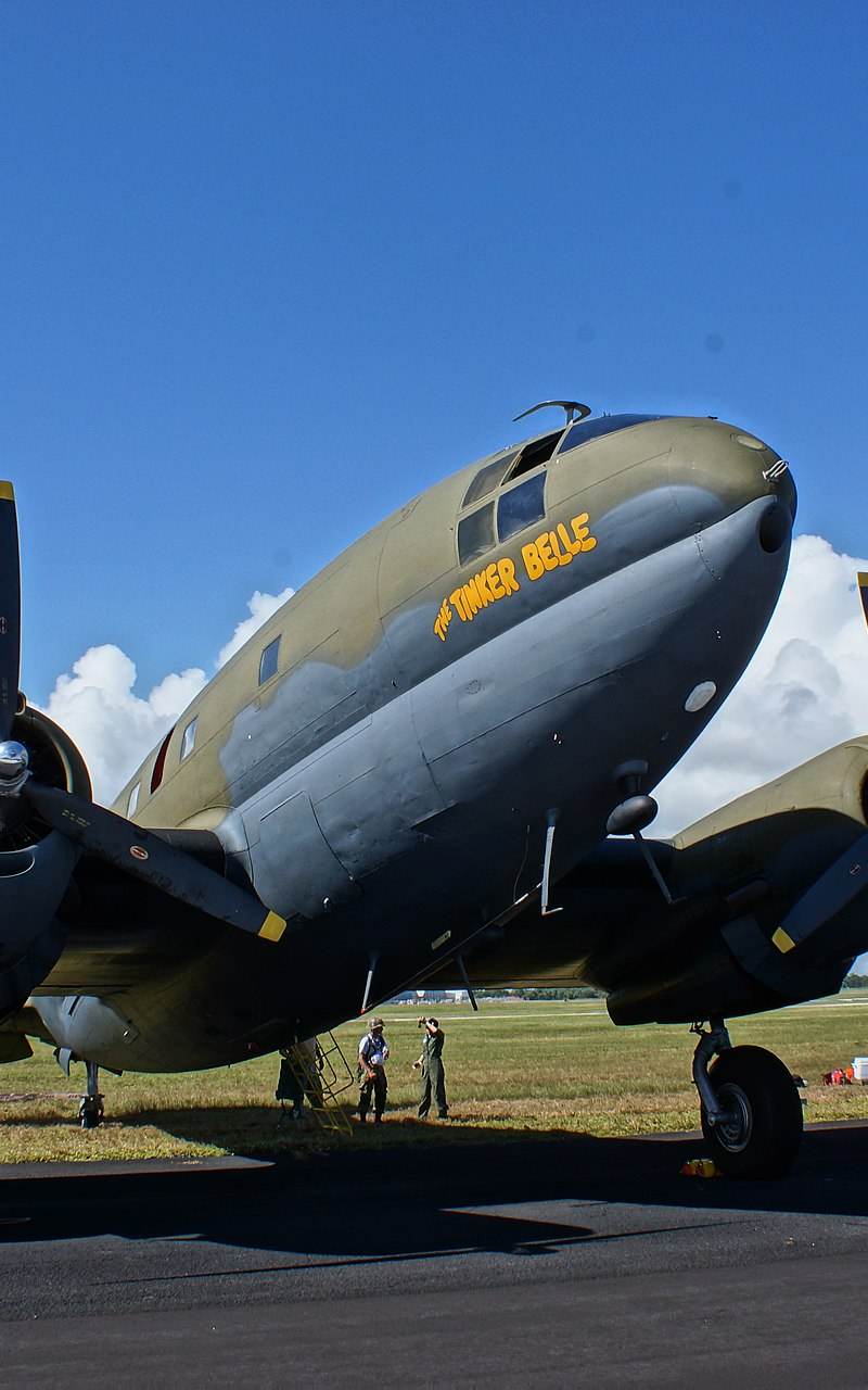  - Twin-engine aircraft