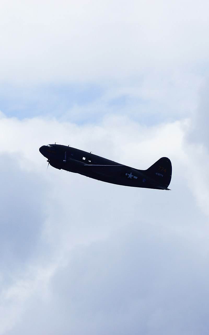  - Twin-engine aircraft