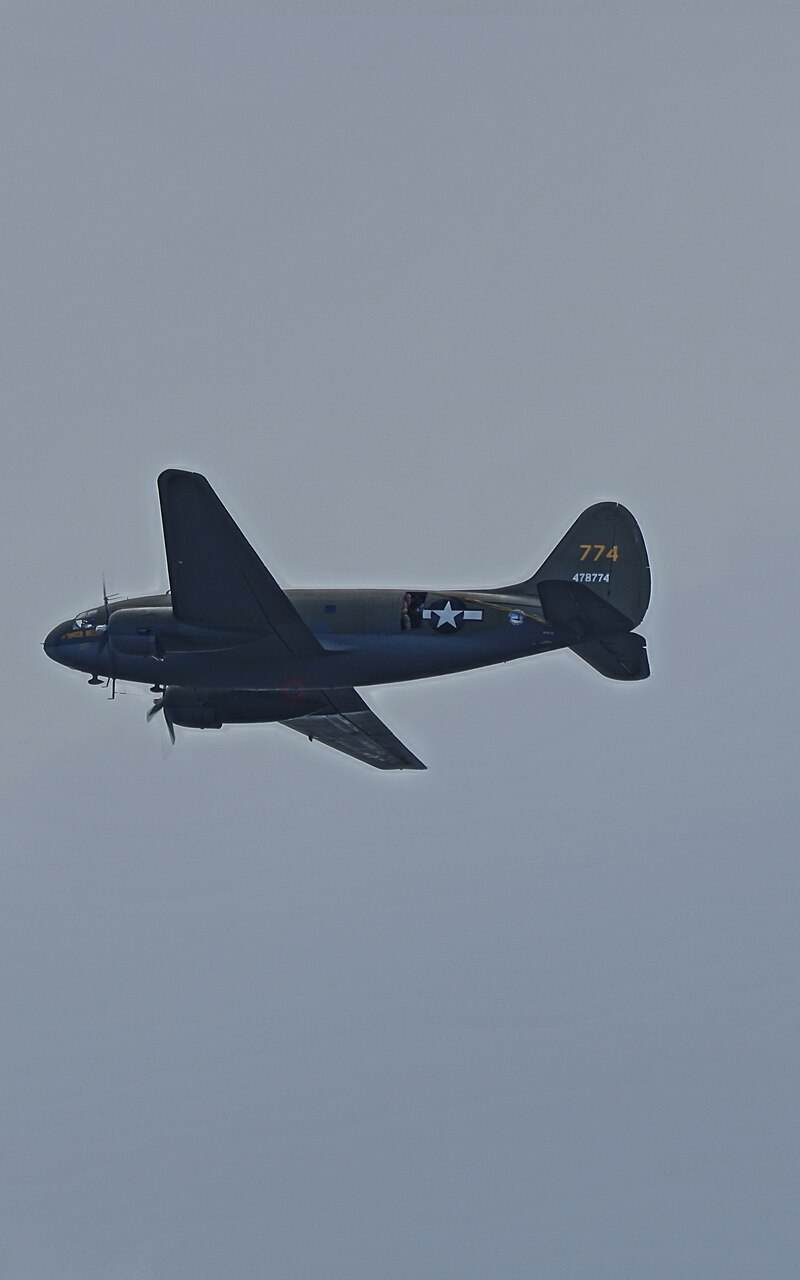  - Twin-engine aircraft
