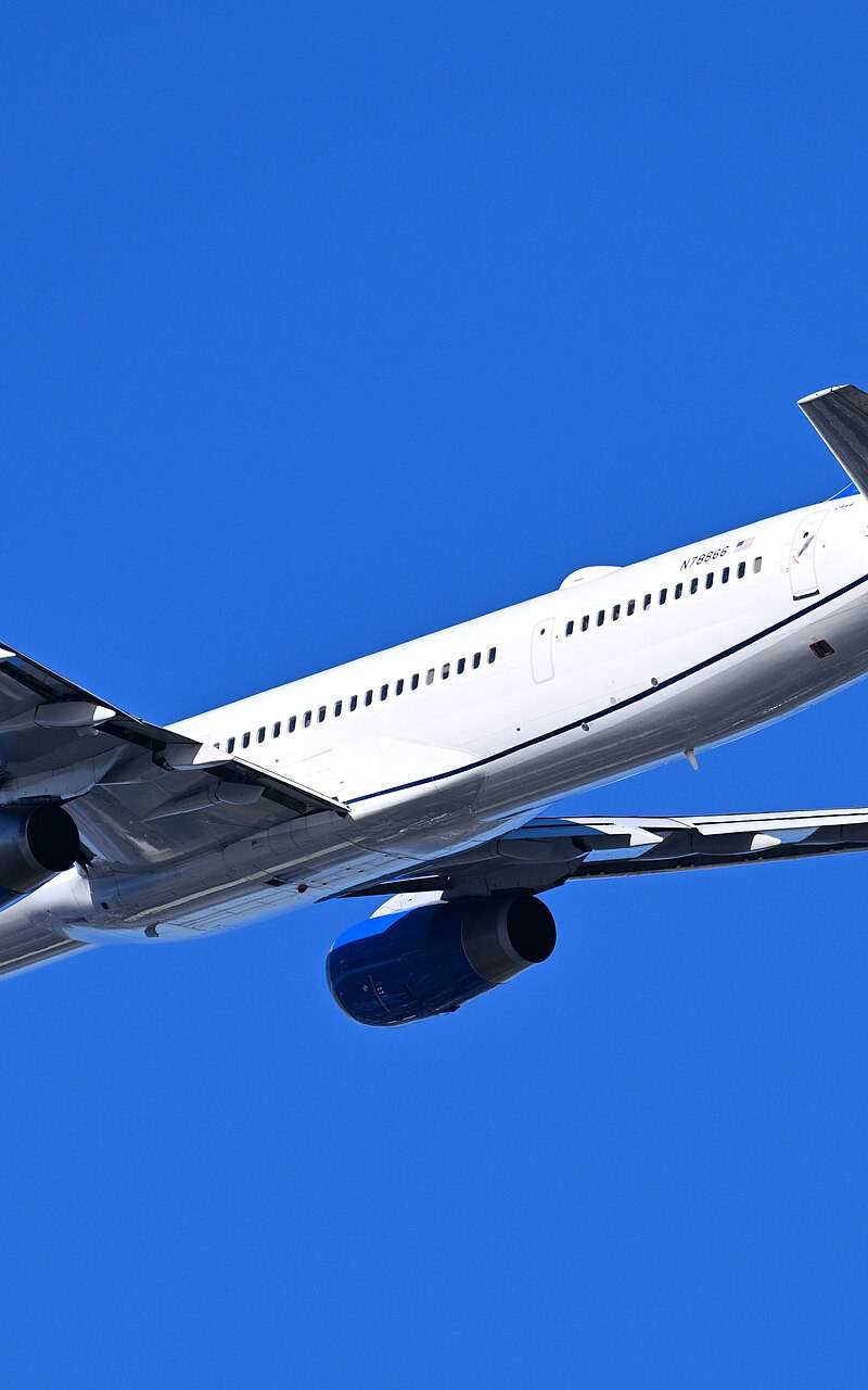 N78866 - Twin-engine aircraft