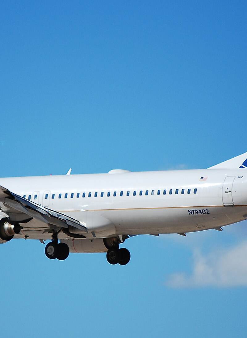 N79402 - Twin-engine aircraft