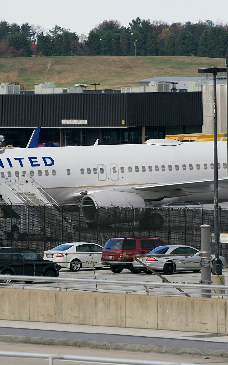 N79521 - Twin-engine aircraft