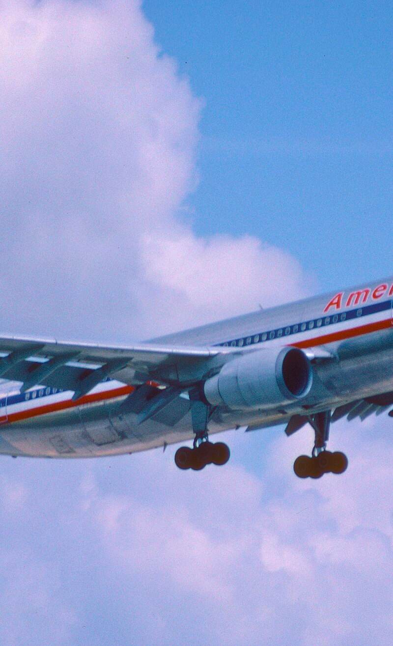 N80058 - Twin-engine aircraft