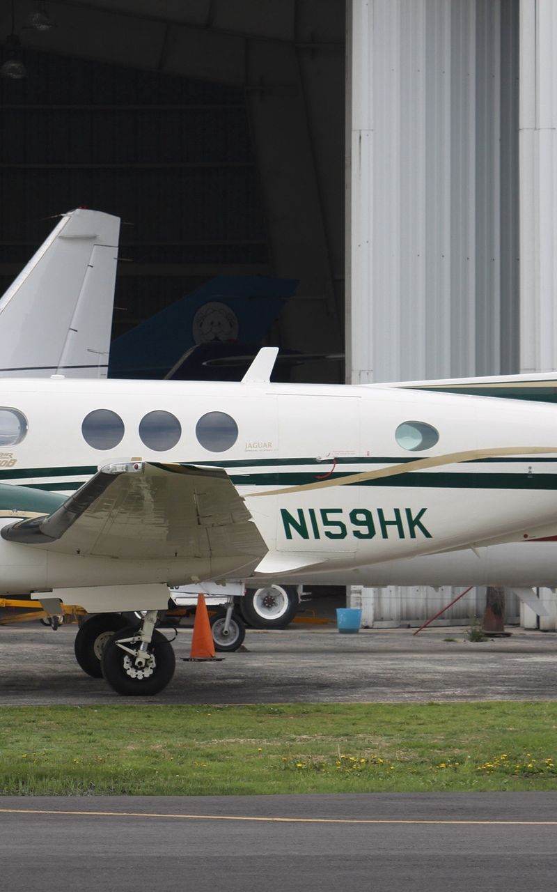 N159HK - Twin-engine aircraft