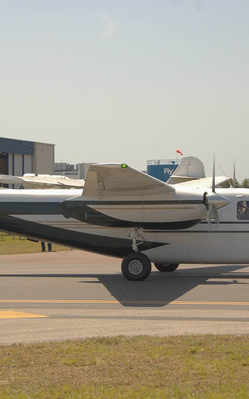 N159K - Twin-engine aircraft