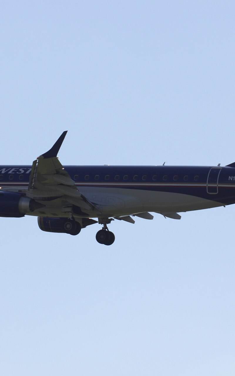 N161HL - Twin-engine aircraft